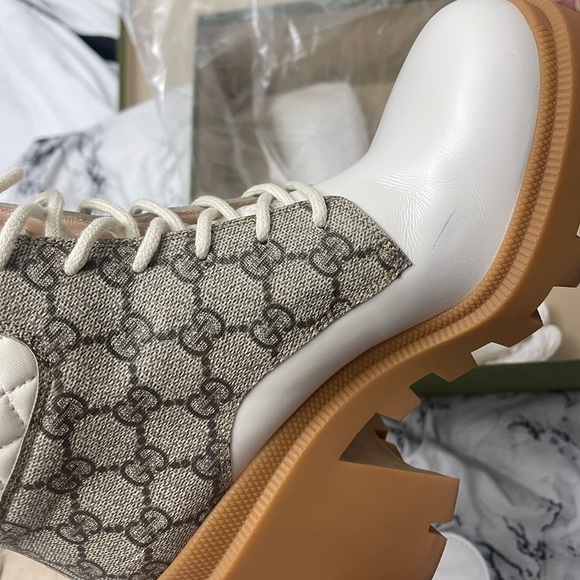 Gucci authentic boots Snake logo on bottom Worn once With shoe bags and box. - Picture 7 of 9